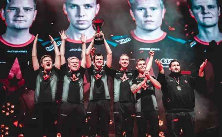 付出的集体 付出的集体